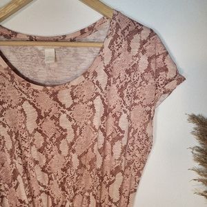 H&m pink snakeskin pattern casual wear dress. Size S